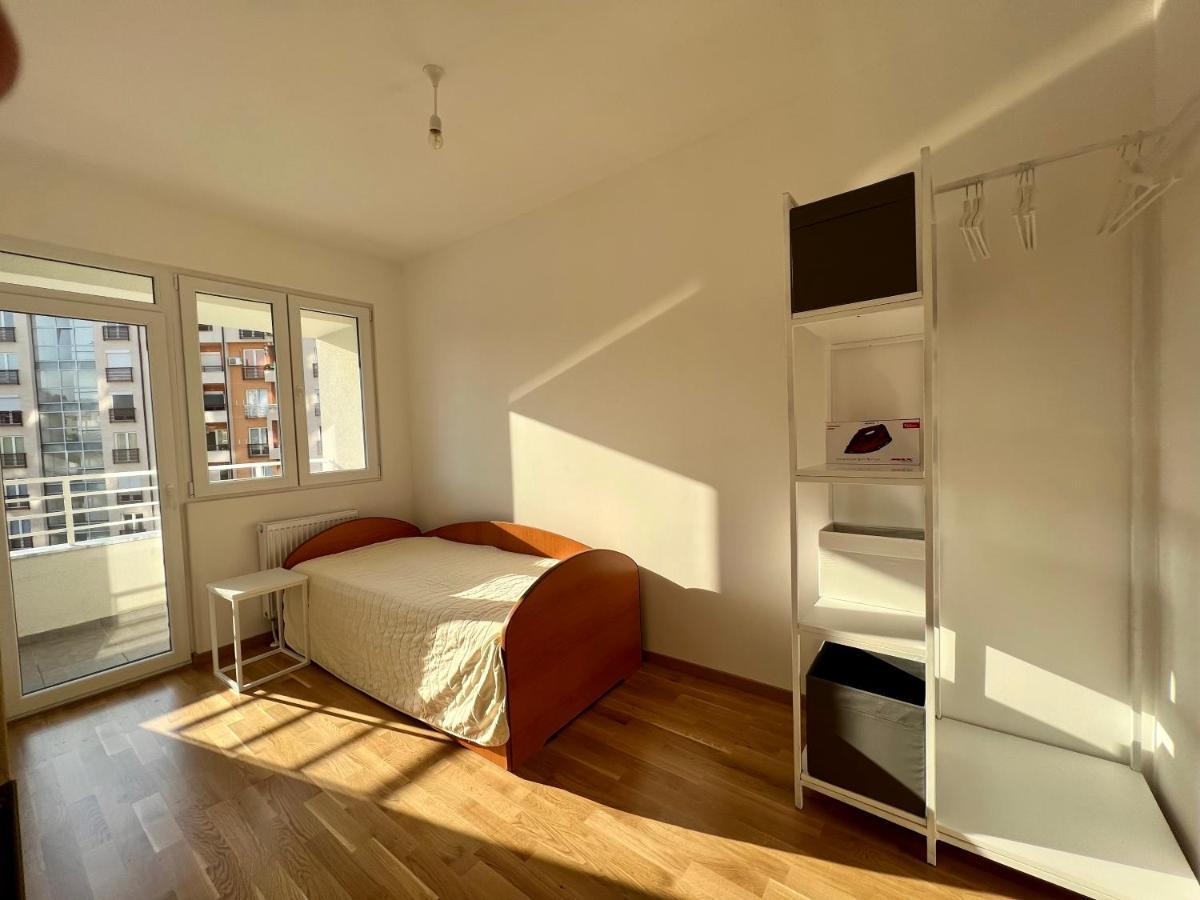 Sara'S Apartment Cozy And Close To Center With Private Parking Skopje Zewnętrze zdjęcie