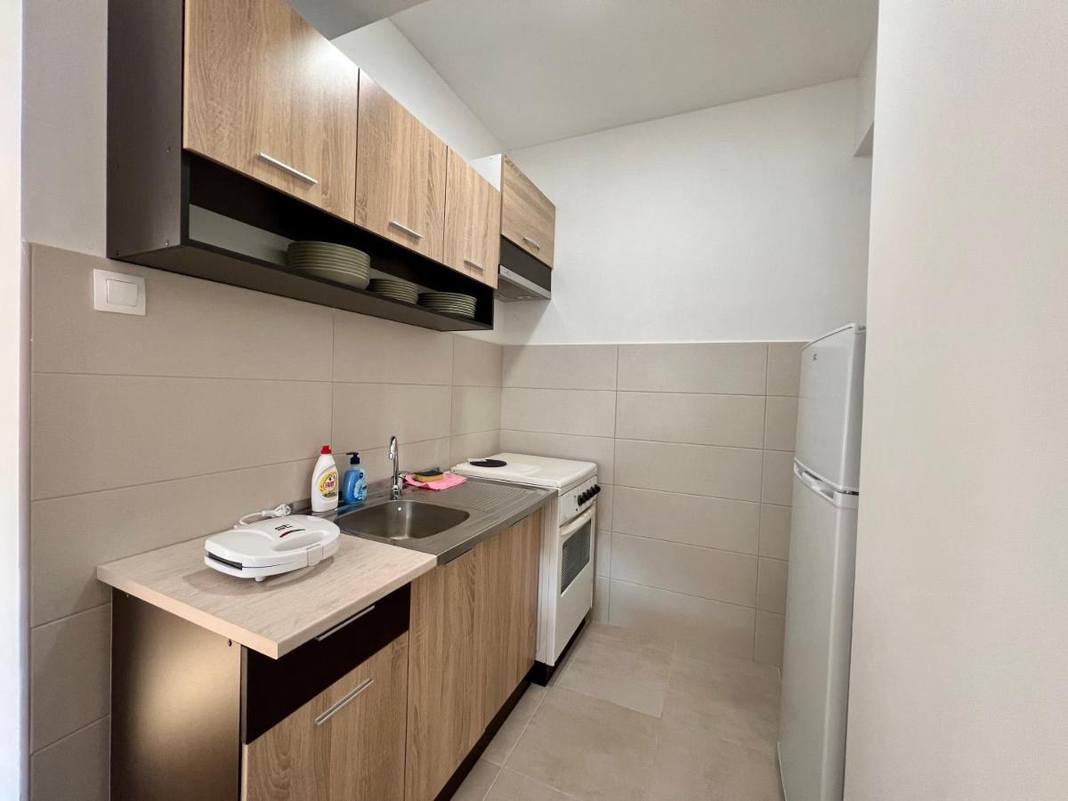 Sara'S Apartment Cozy And Close To Center With Private Parking Skopje Zewnętrze zdjęcie