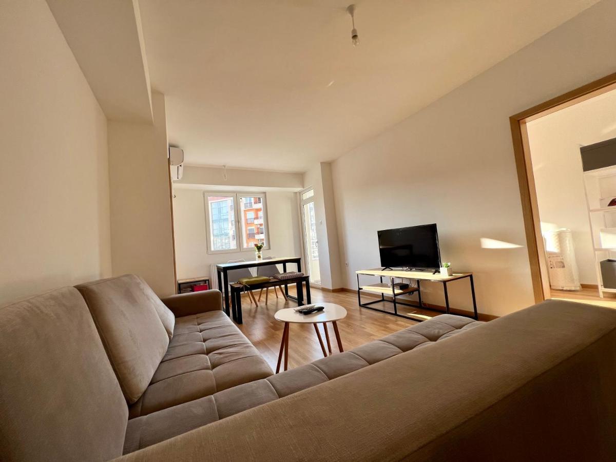 Sara'S Apartment Cozy And Close To Center With Private Parking Skopje Zewnętrze zdjęcie